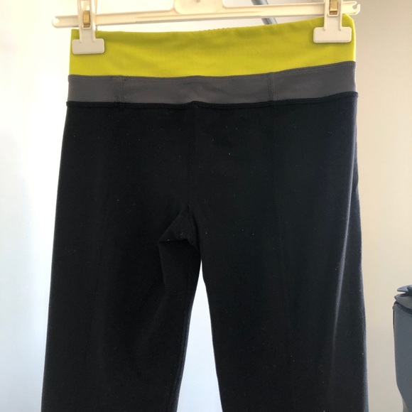 Black Reversible Lululemon Groove Pant Flare - Picture 6 of 6